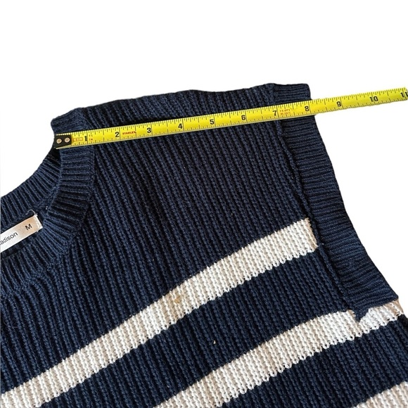 NWOT Moon & Madison Blue and White Striped Knit Sweater Shirt Medium - Picture 8 of 12